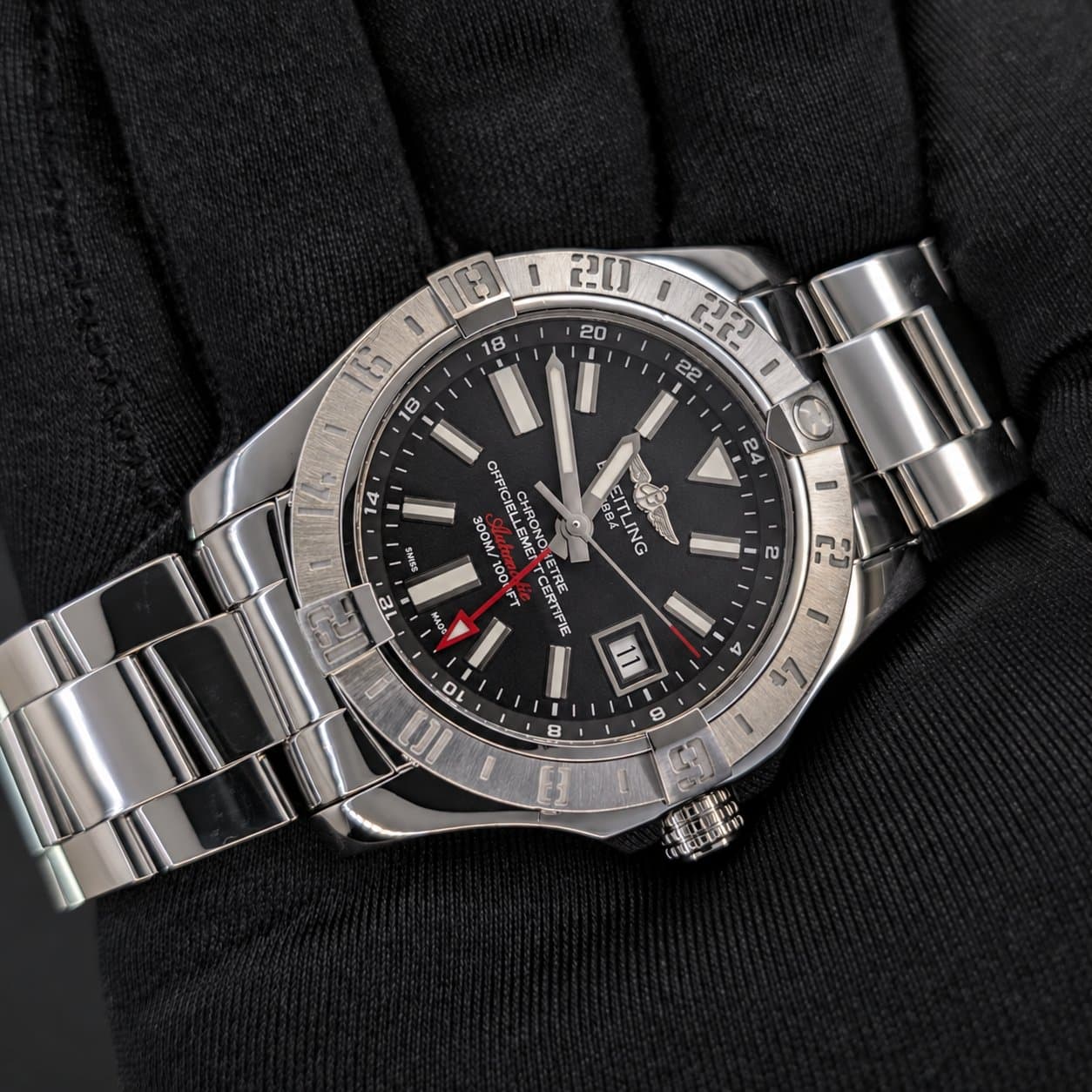 Breitling Avenger II GMT (Ref. A32390) — photo 9