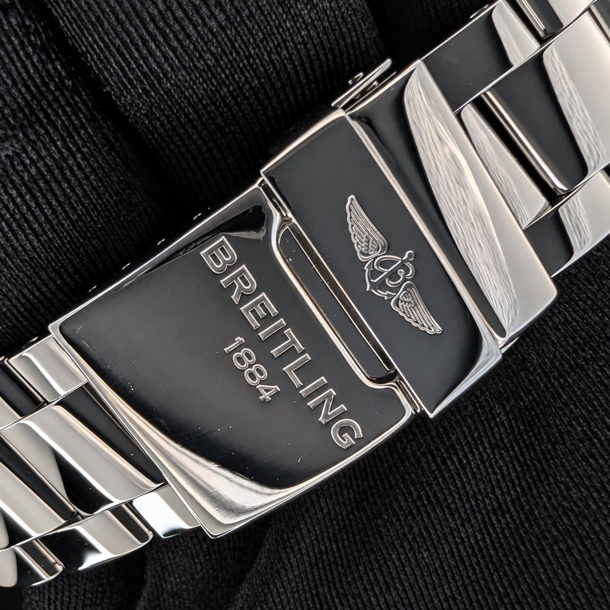 Breitling Avenger II GMT (Ref. A32390) — photo 11