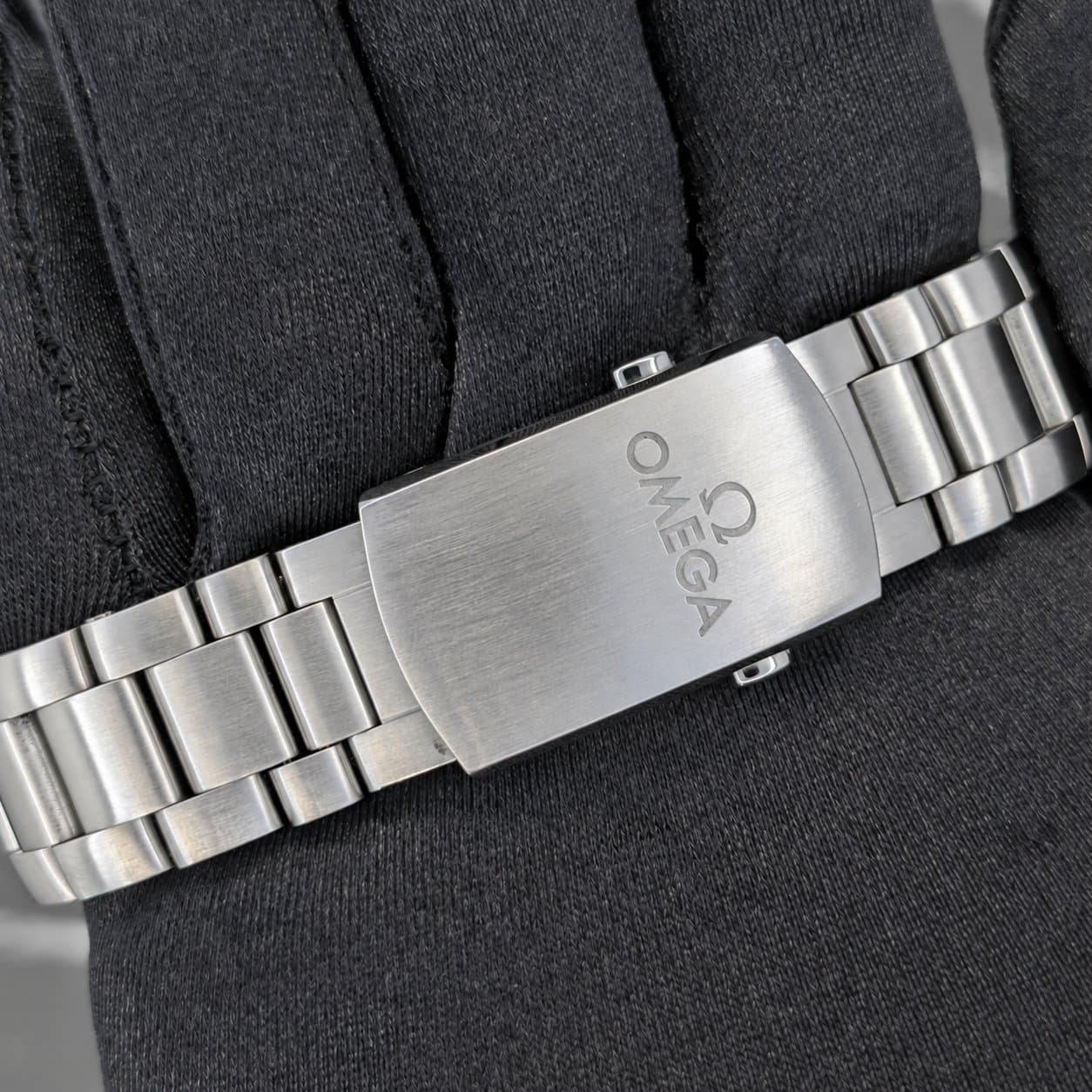 Omega Seamaster Planet Ocean (Ref. 215.30.40.20.03.001) — photo 8